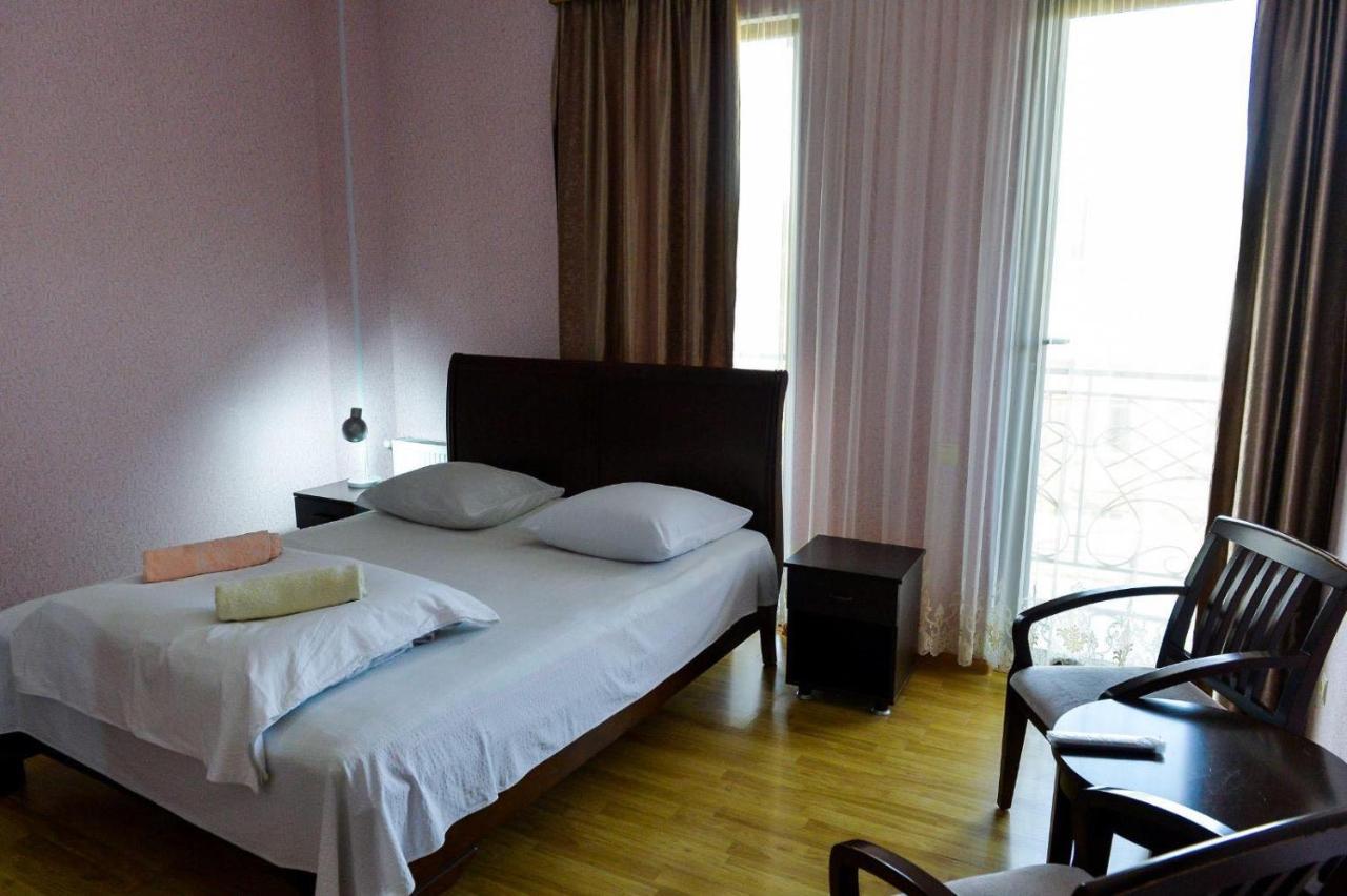 Argopalace Koetaisi Buitenkant foto