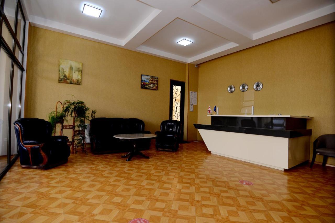 Argopalace Koetaisi Buitenkant foto